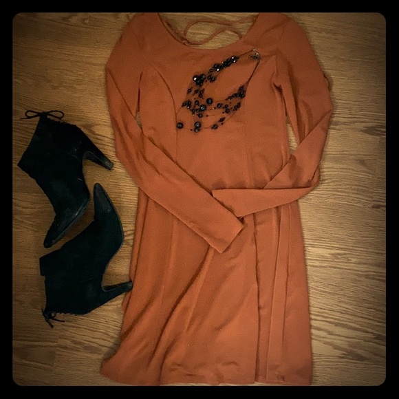 Forever 21 Dresses & Skirts - 🍂Long sleeve midi dress